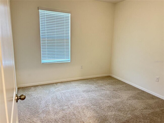 Building Photo - 4965 NE 14th Pl