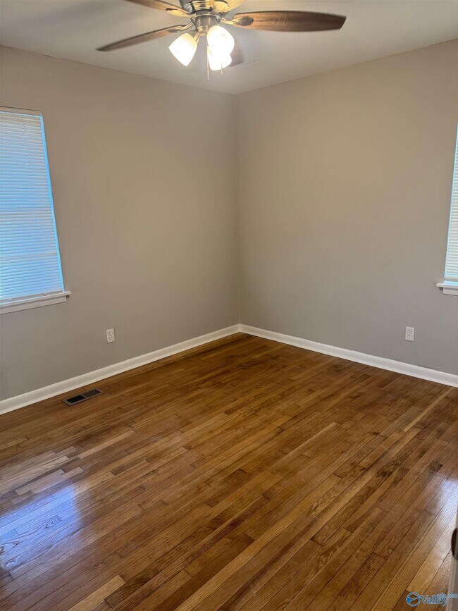 Building Photo - 3307 Farris Dr