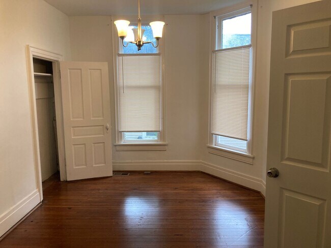 Building Photo - Home for Rent in Historic Horton Waverly Area on Reservoir Hill