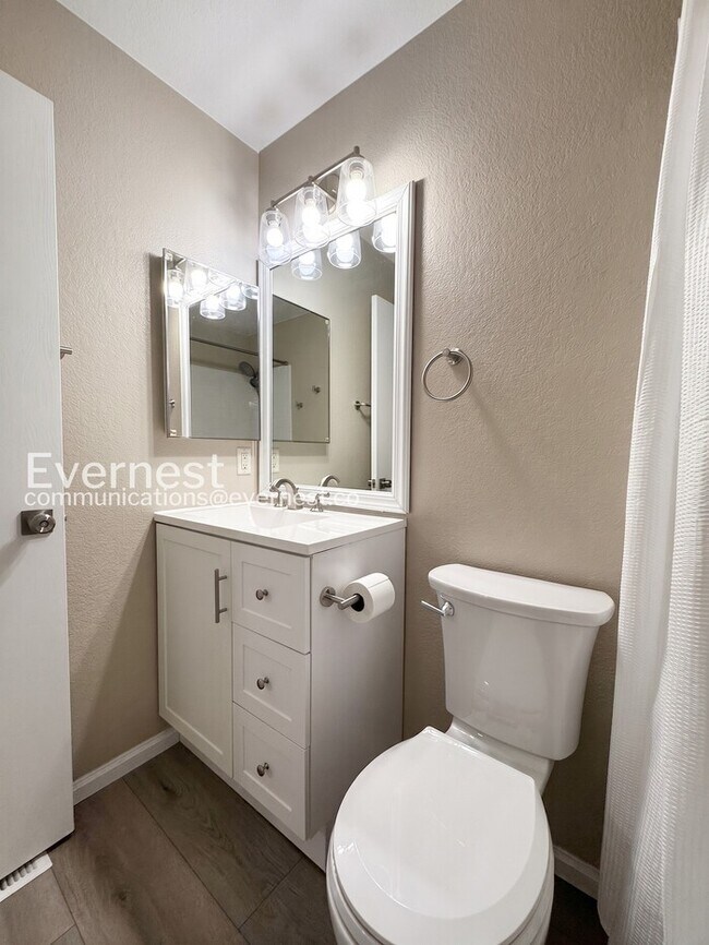 Building Photo - PROMO: Get 1 Month FREE when you sign a 2-Year Lease!/3 bed/2 bath Spacious Home with Modern Amen...