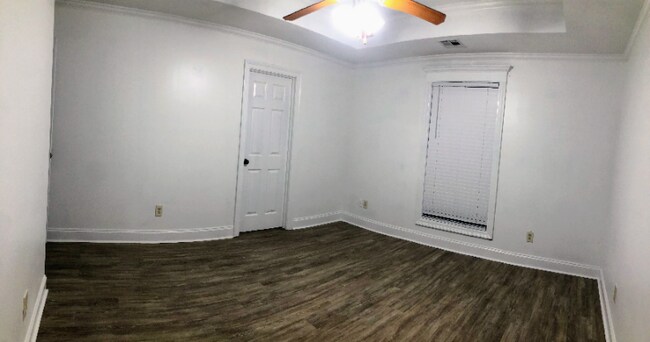 Building Photo - 124 Legend Creek Dr