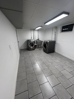 Building Photo - 630 W 1st Ave