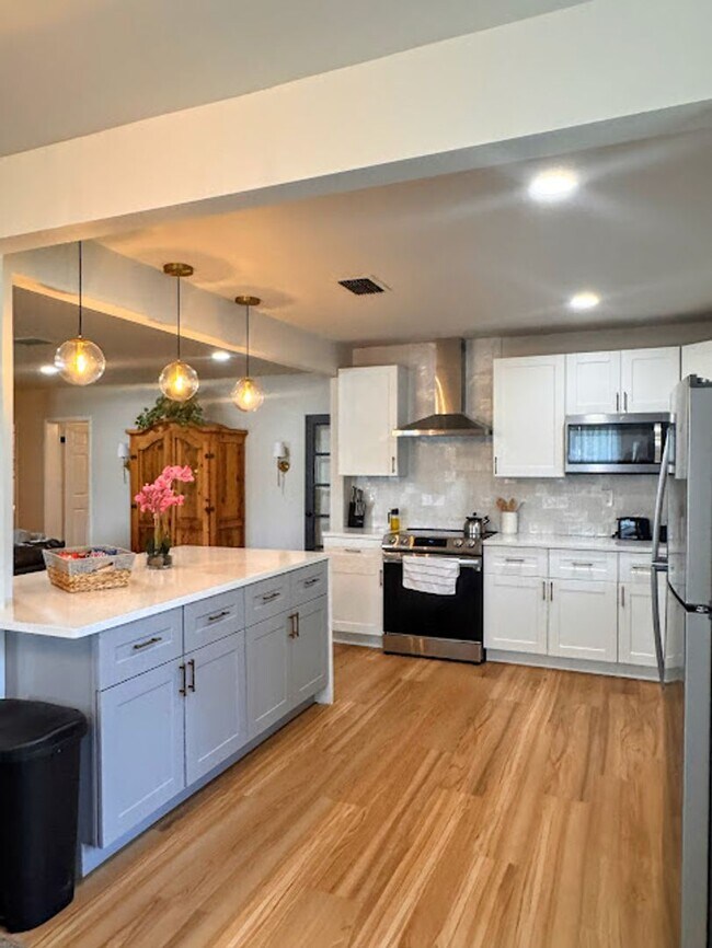 Building Photo - 3012 Justamere Ln