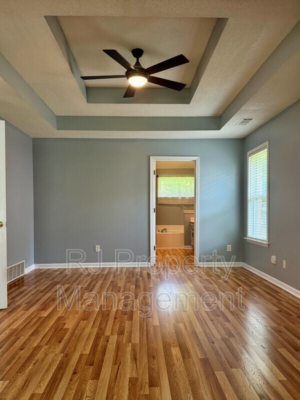Building Photo - 6095 E Everett Hill Cir