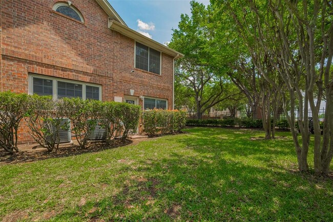 Building Photo - 4160 Greystone Way