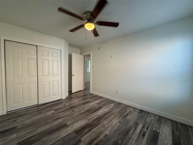 Building Photo - 11927 Mule Springs Dr