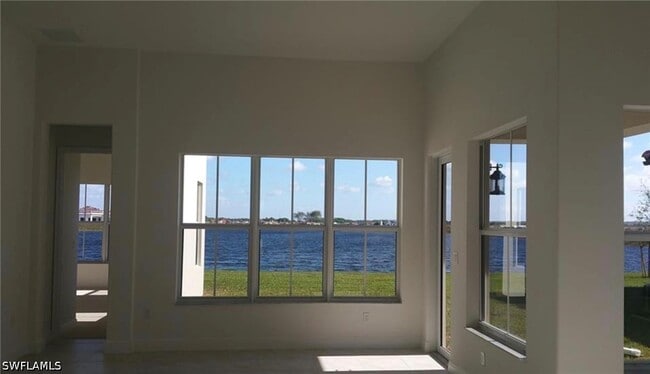 Building Photo - 5198 Vizcaya St