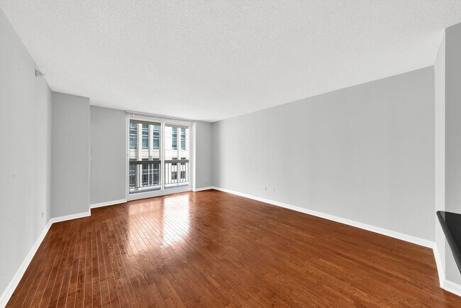 Building Photo - 545 N Dearborn St