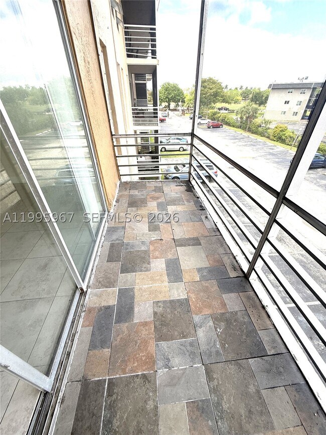 Building Photo - 4848 NW 24th Ct