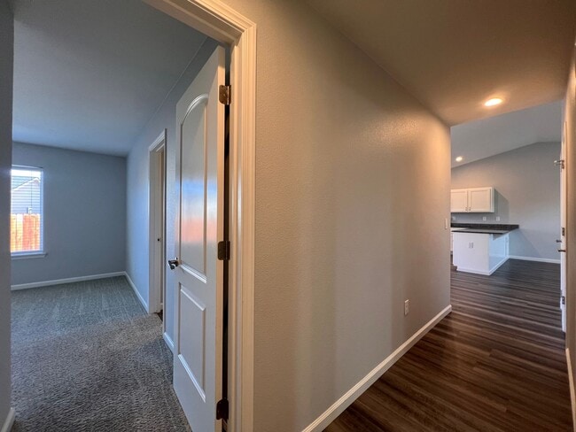 Building Photo - 4 Bedroom 2 Bathroom Fallon Home