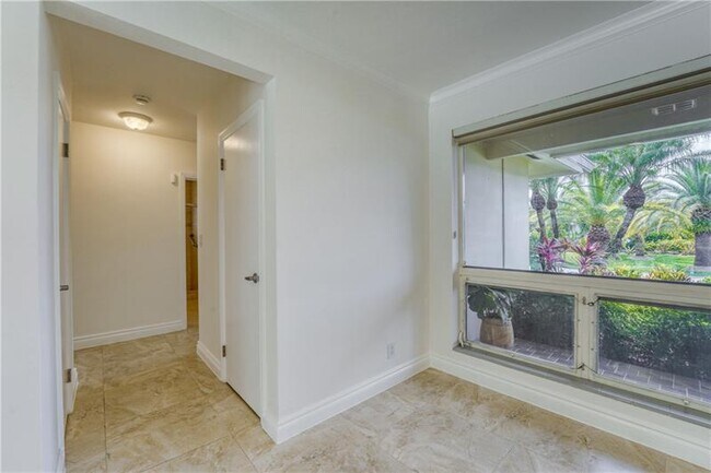 Building Photo - 2000 Admirals Way