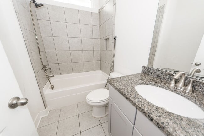 Building Photo - 4 Bedroom 3.5 Bath House in Lawton Park - ...