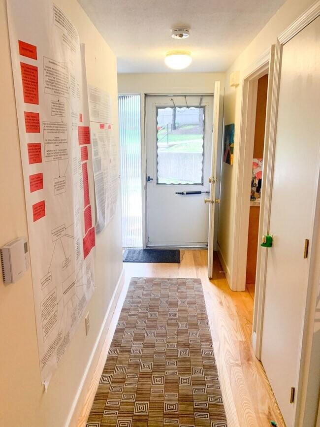 Building Photo - 2 Bedroom Condo in Amherst