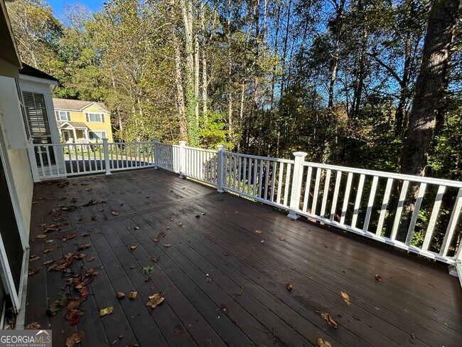 Building Photo - 4800 Streamside Dr