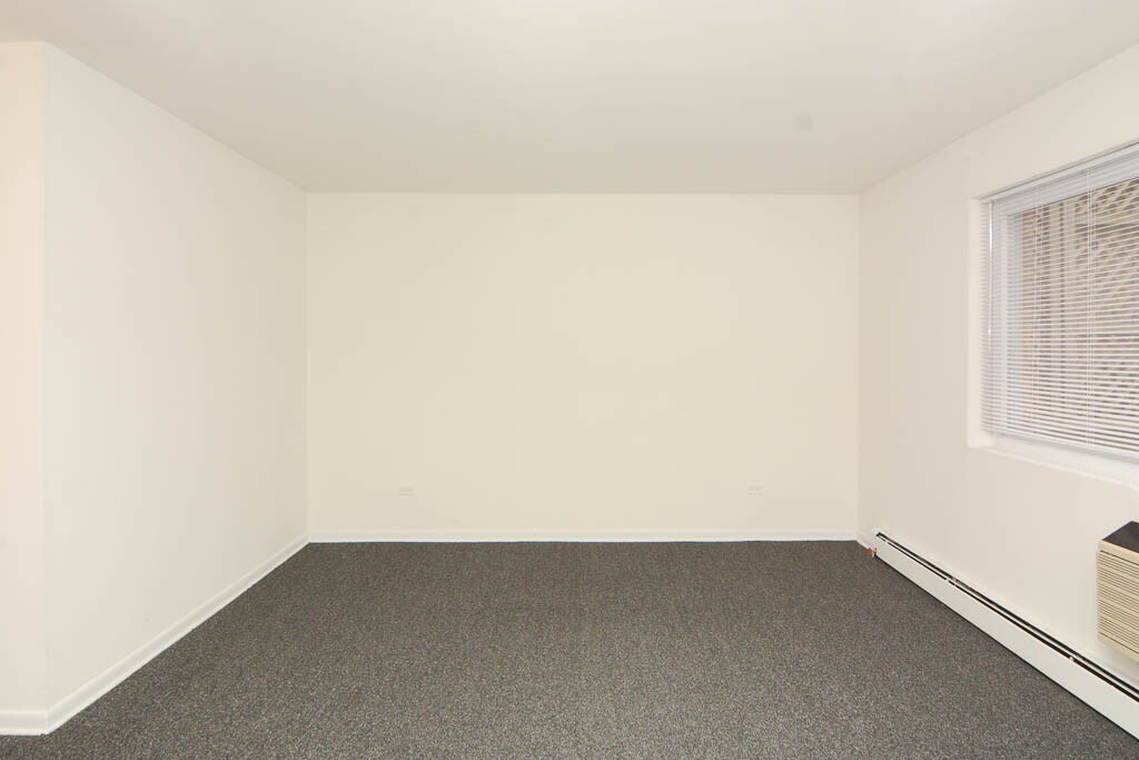 Building Photo - 520 W Aldine Ave