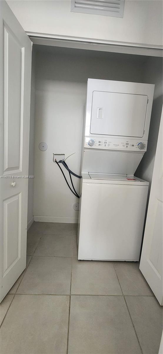 Building Photo - 2708 SE 15th Ct