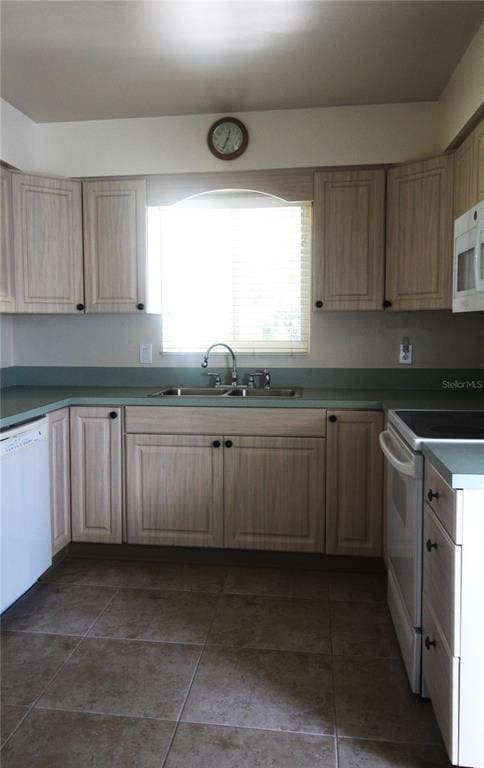 Building Photo - 4135 Deerfield Dr