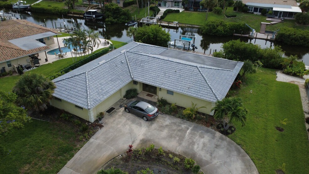 Building Photo - 424 Bellini Cir