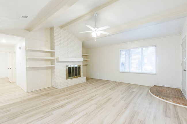 Building Photo - 4407 75th Dr