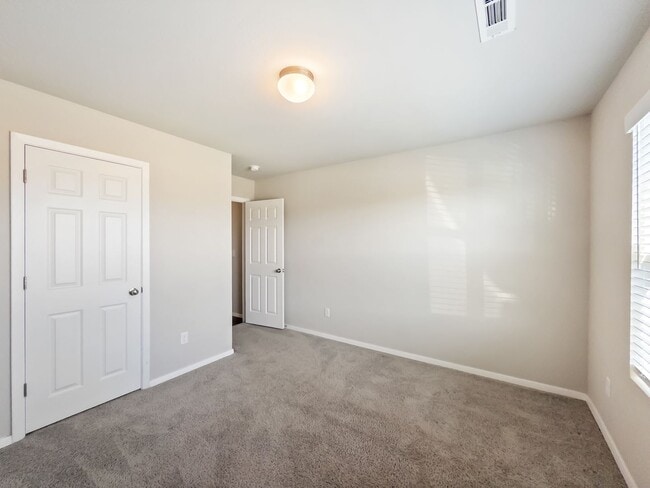 Building Photo - New 4-Bedroom Home for Rent with Granite C...