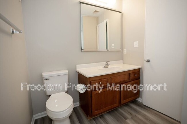 Building Photo - 16326 Taconic Cir