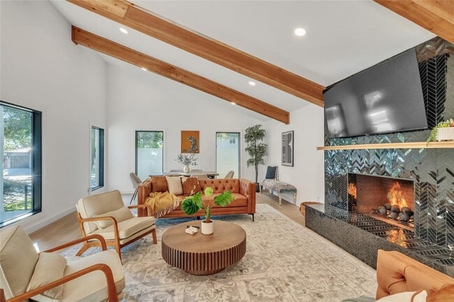 Building Photo - 2100 Apricot Glen Dr