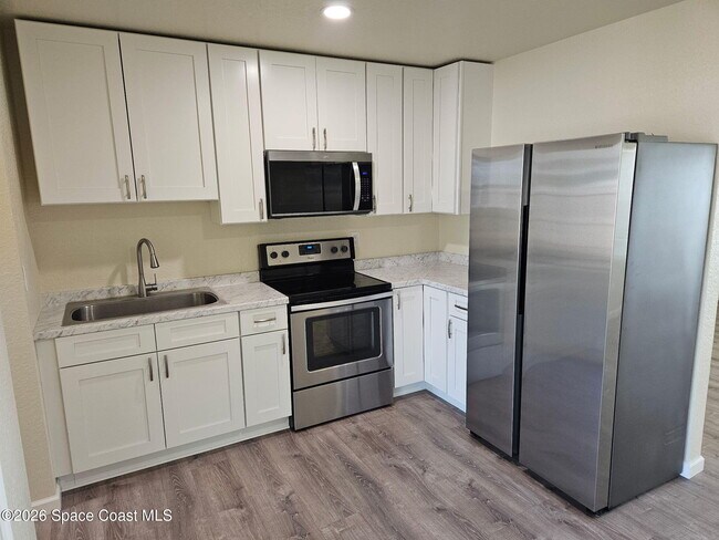 Building Photo - 105 Lagrange Ave