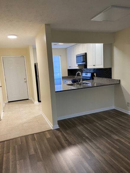 Building Photo - 1597 Springleaf Point SE