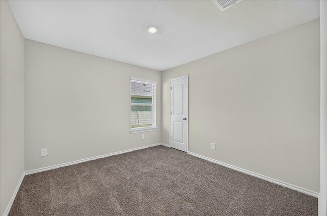 Building Photo - 728 Orchid Wy