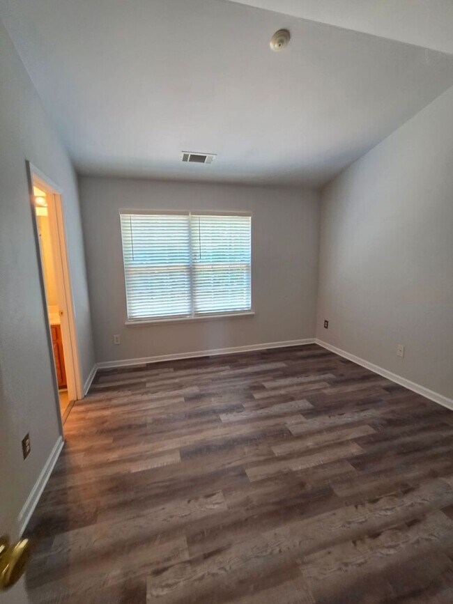 Building Photo - 7309 Sun Dance Dr