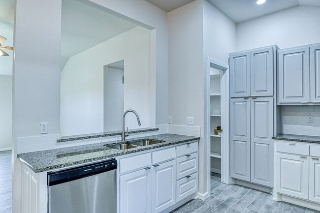 Building Photo - Brand New Construction!  Lawn care included!