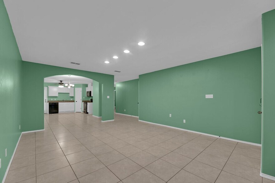 Building Photo - 3619 E Prestwick St