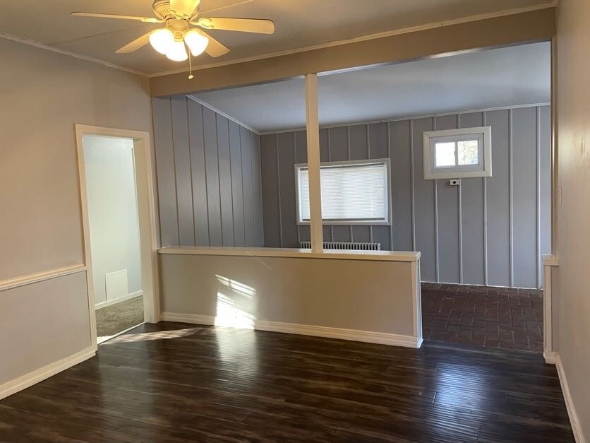 Building Photo - 415 W Campground Rd