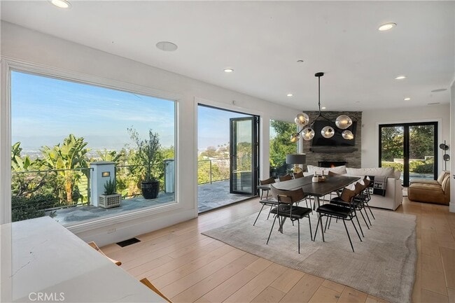 Building Photo - 3642 Alta Mesa Dr