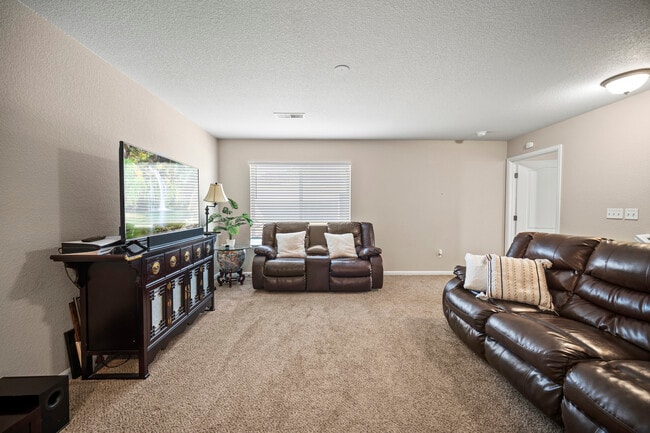 Building Photo - 7860 Lantern Ln