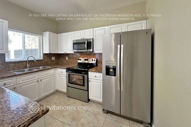 Building Photo - 4633 SW 164th Ct