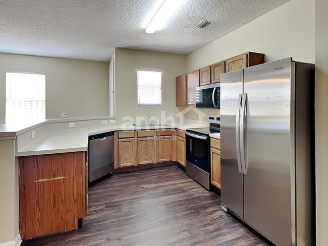 Building Photo - 990 Riviera Point Dr