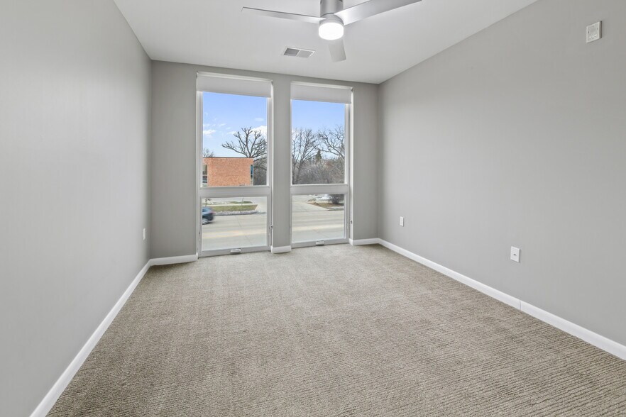 Building Photo - 8041 W Bluemound Rd