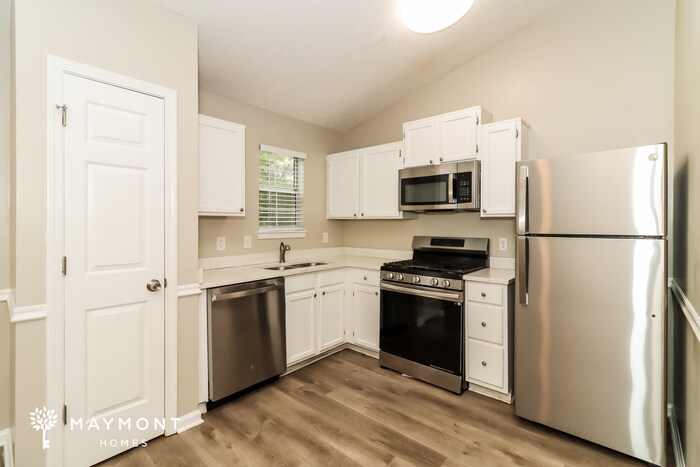 Building Photo - 1412 River Landing Way