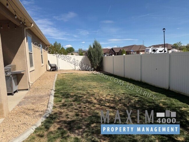 Building Photo - 659 Chalisa Ave