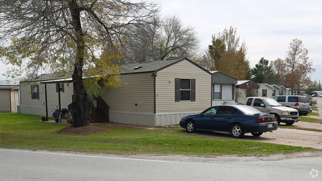 Building Photo - Tanner Road Mobile Home Park