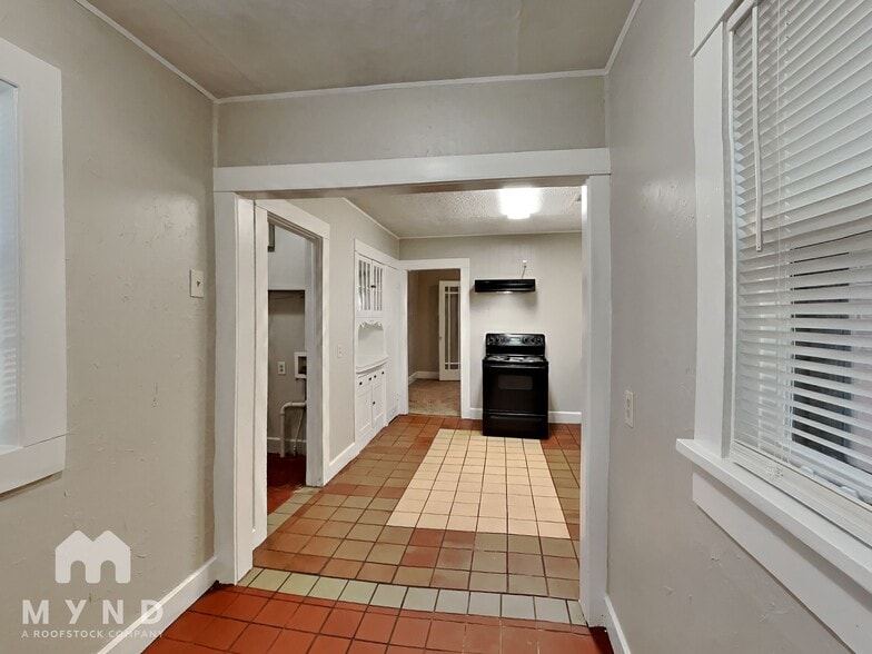 Building Photo - 2208 28th St