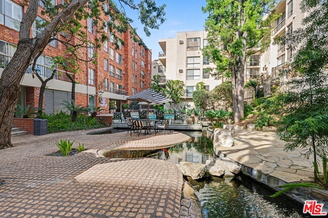 Building Photo - 1440 Veteran Ave