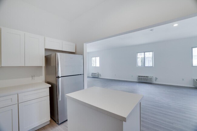 Building Photo - 9406 Juniper Dr