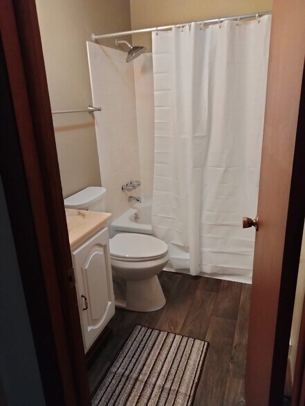 Bath - 7 Garfield Ave