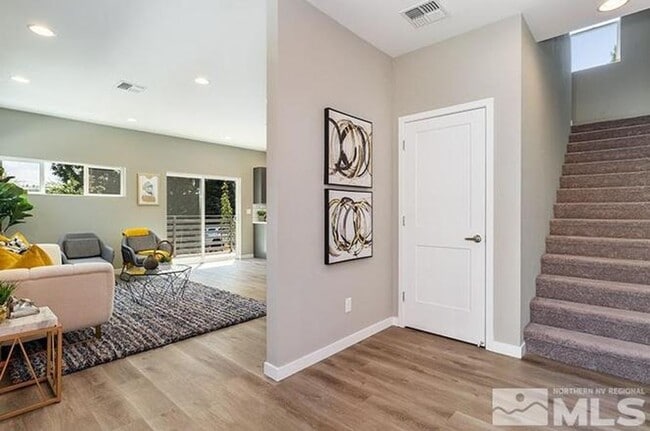 Building Photo - Modern Midtown Living