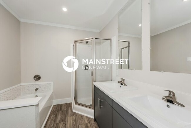 Building Photo - 3 Bedroom Pet-Friendly Home in Dallas, TX with Main Street Renewal
