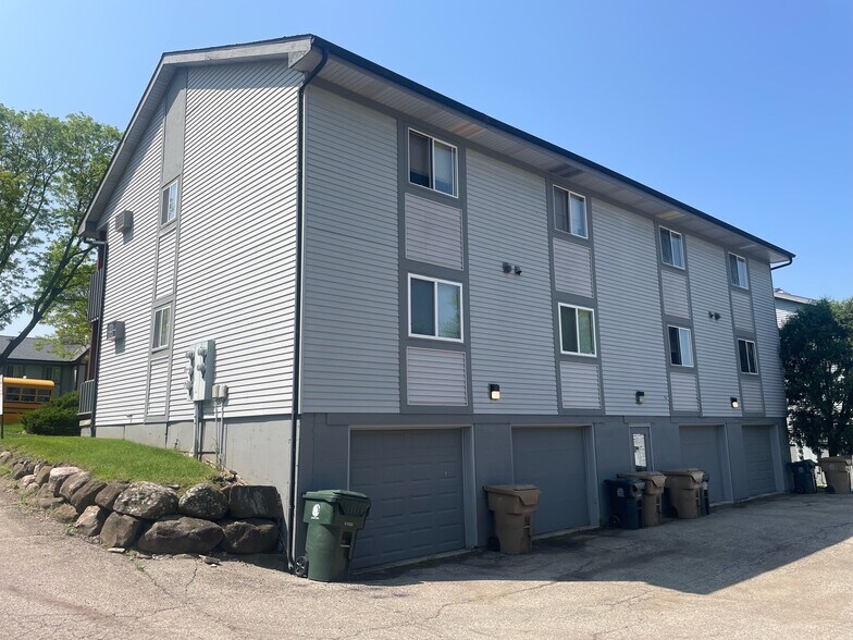 Building Photo - 6740 Jacobs Way