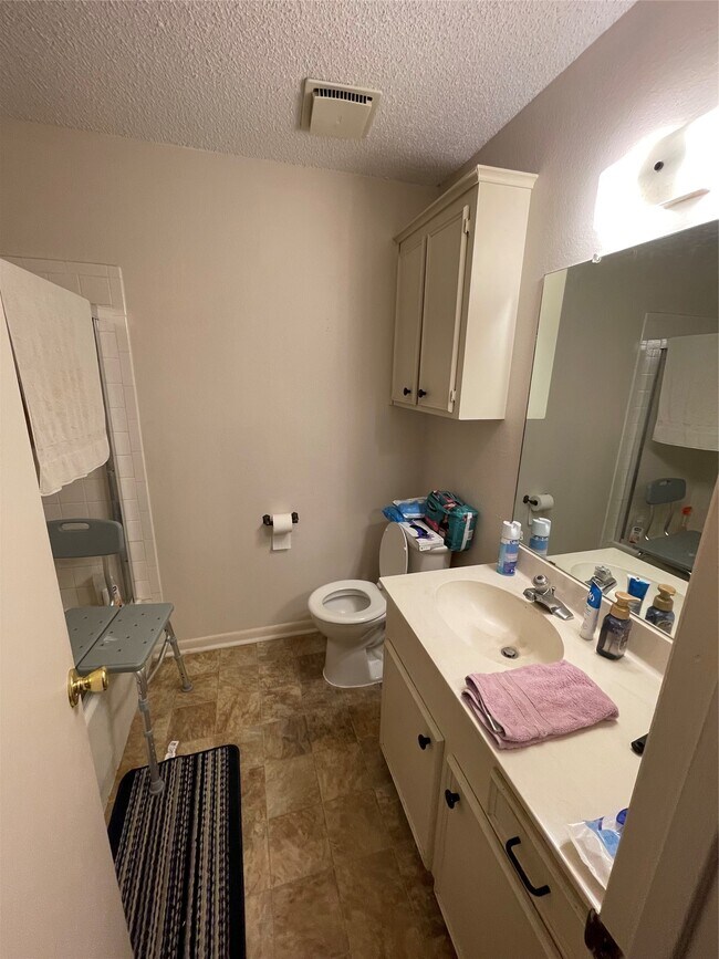 Building Photo - 2100 Austin St