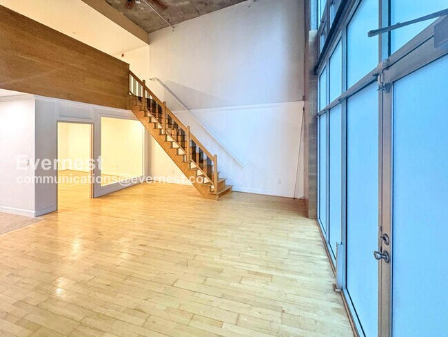 Primary Photo - 2 Bed/2 Bath Condo with Underground Garage...